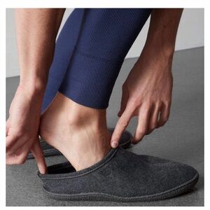 New Mack Weldon One-Mile Slippers Charcoal Gray Flannel Rubber Soles Size M 9-11